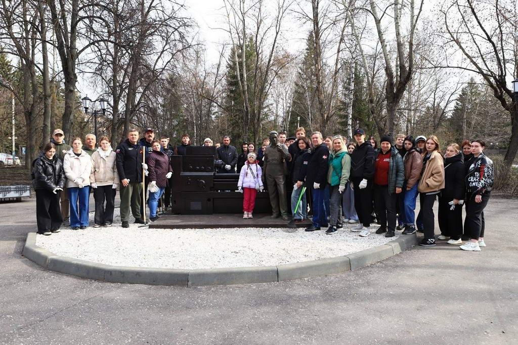 Студенты Института приняли участие в субботнике