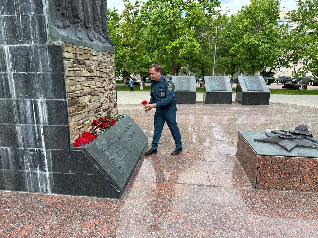 Представители Института возложили цветы к Мемориалу «Афганские ворота»