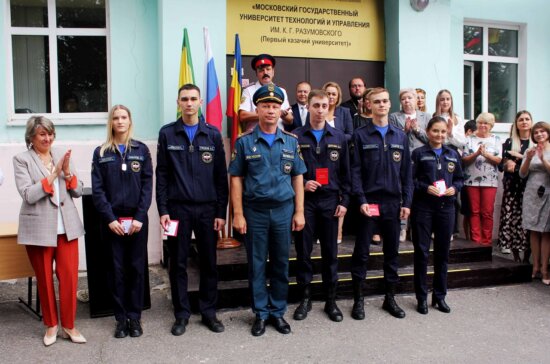 Учебный год начался с присвоения статуса “Спасатель” студентам